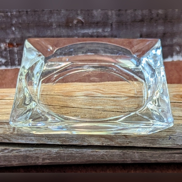 3 Vintage Glass Ashtrays - Picture 3 of 12